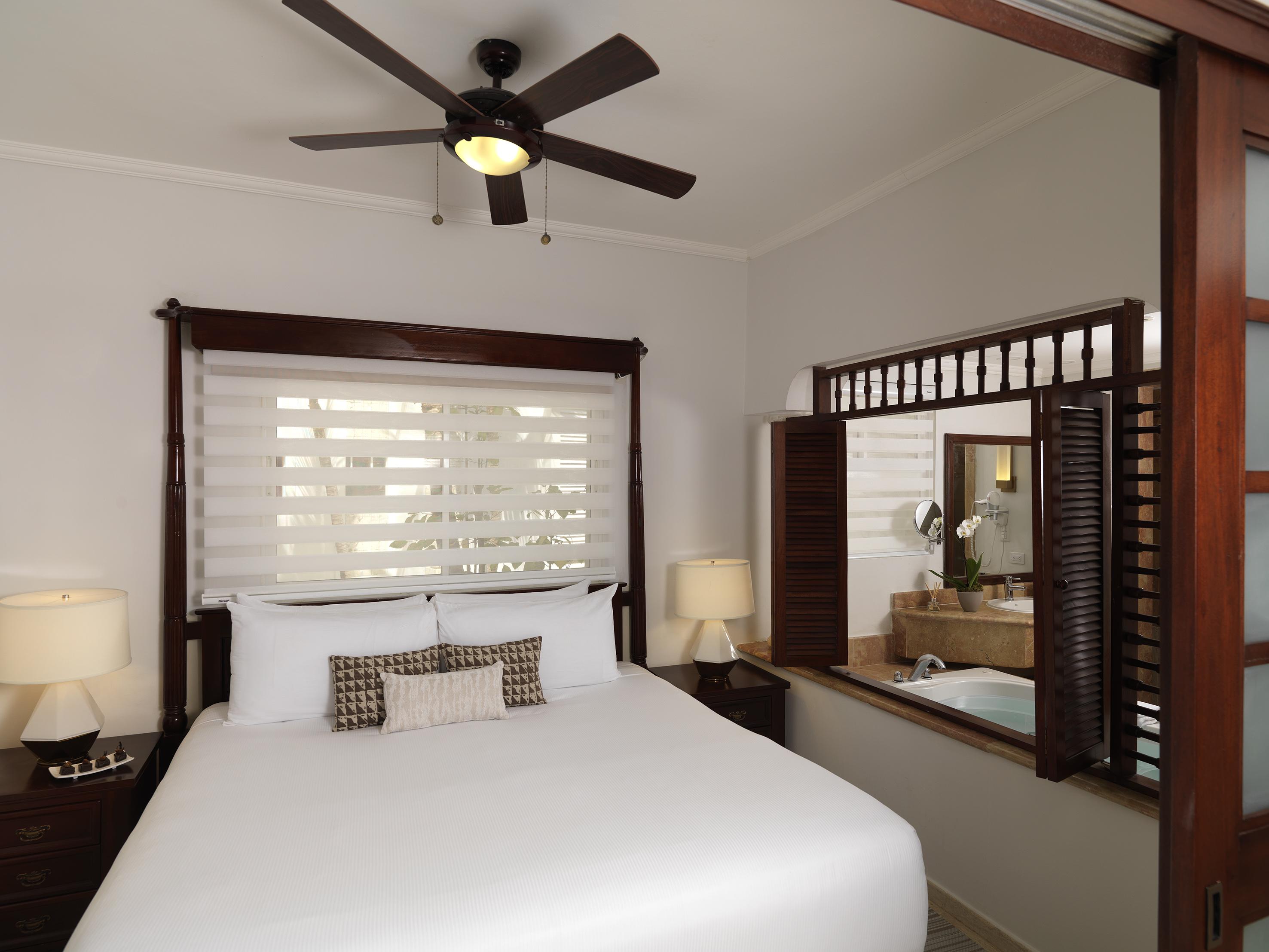 Melia Caribe Beach Resort Punta Cana Exterior foto A bedroom at the hotel