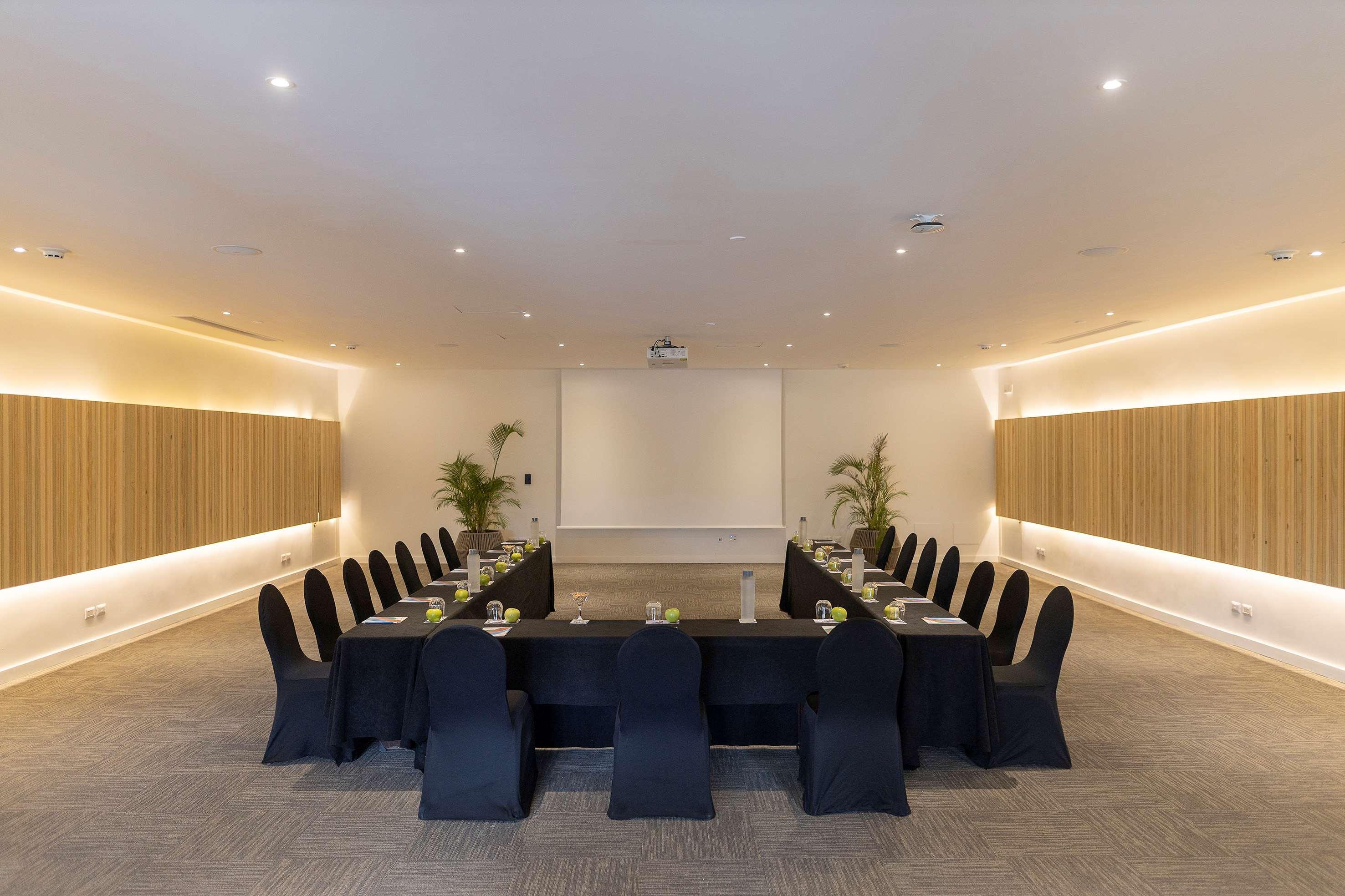 Melia Caribe Beach Resort Punta Cana Exterior foto Meeting room at the hotel