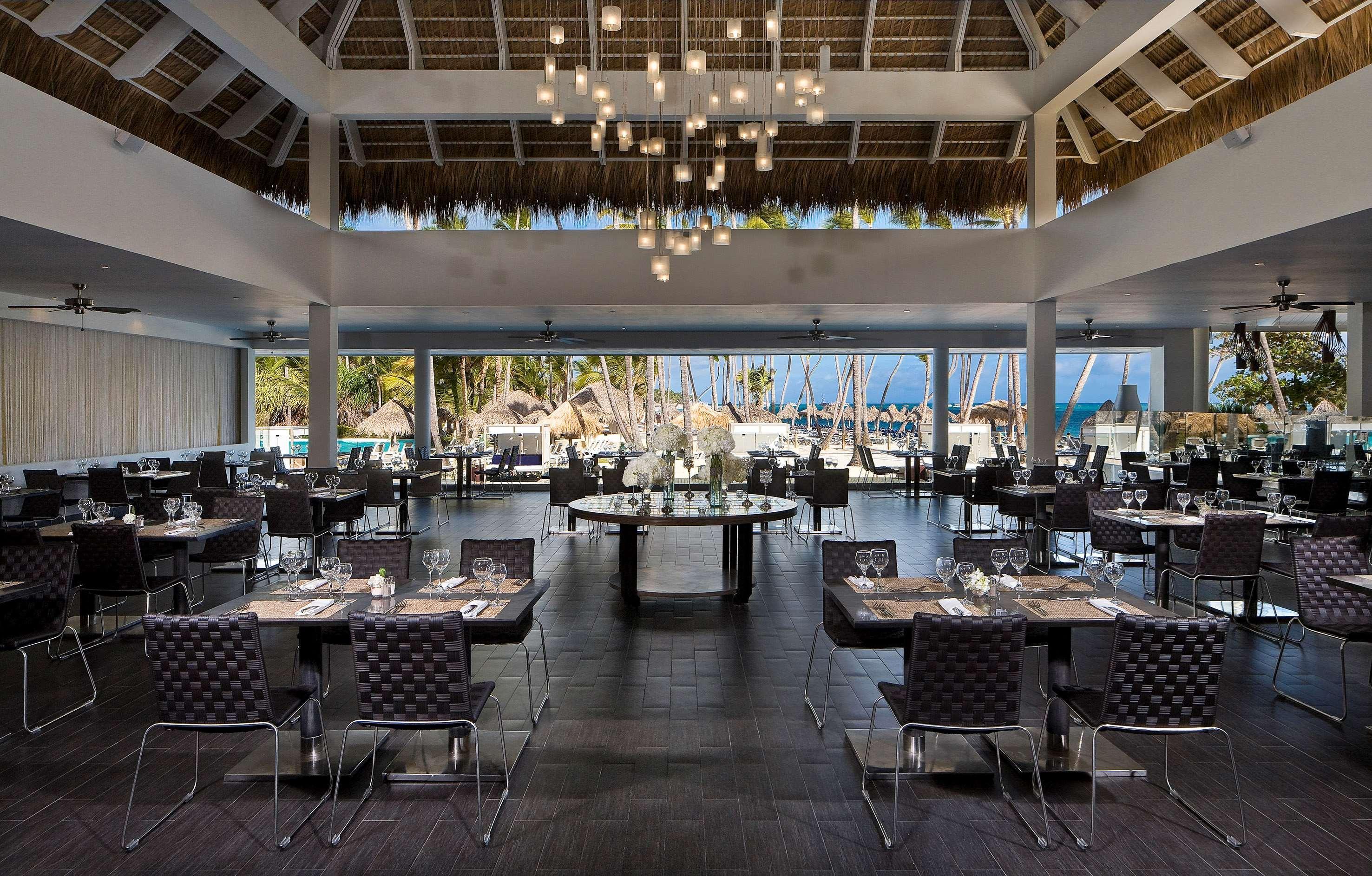Melia Caribe Beach Resort Punta Cana Exterior foto The buffet at the resort
