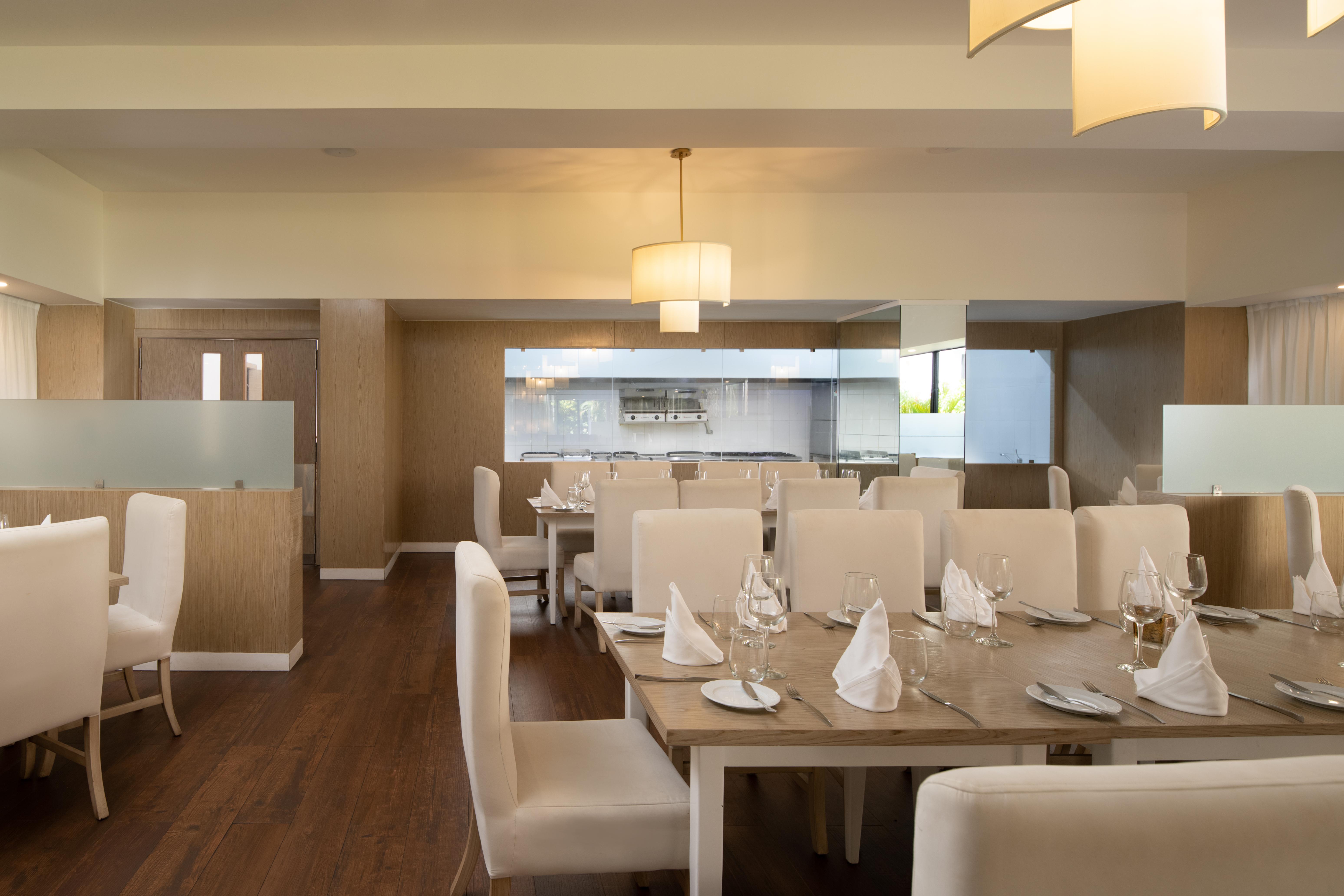 Melia Caribe Beach Resort Punta Cana Exterior foto The restaurant