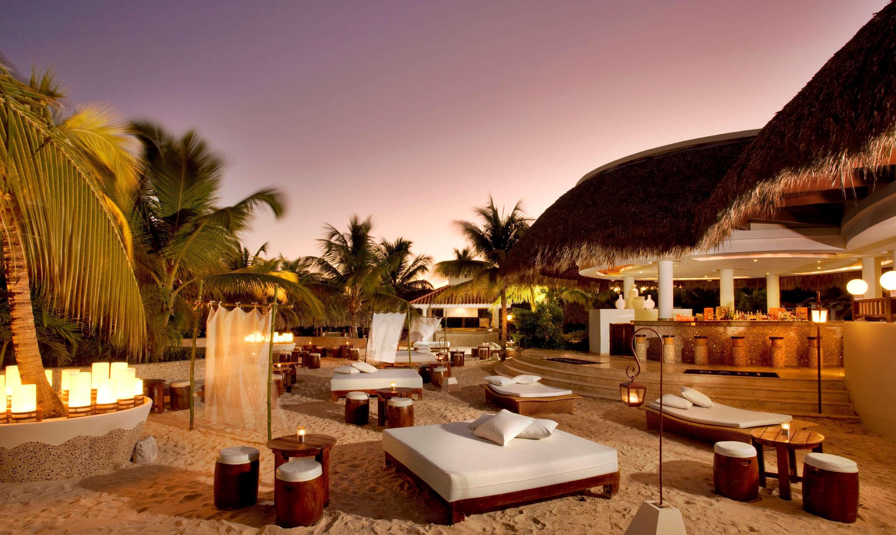 Melia Caribe Beach Resort Punta Cana Exterior foto Beach bar at the Grand Palladium Hotel, Playa del Carmen, Mexico