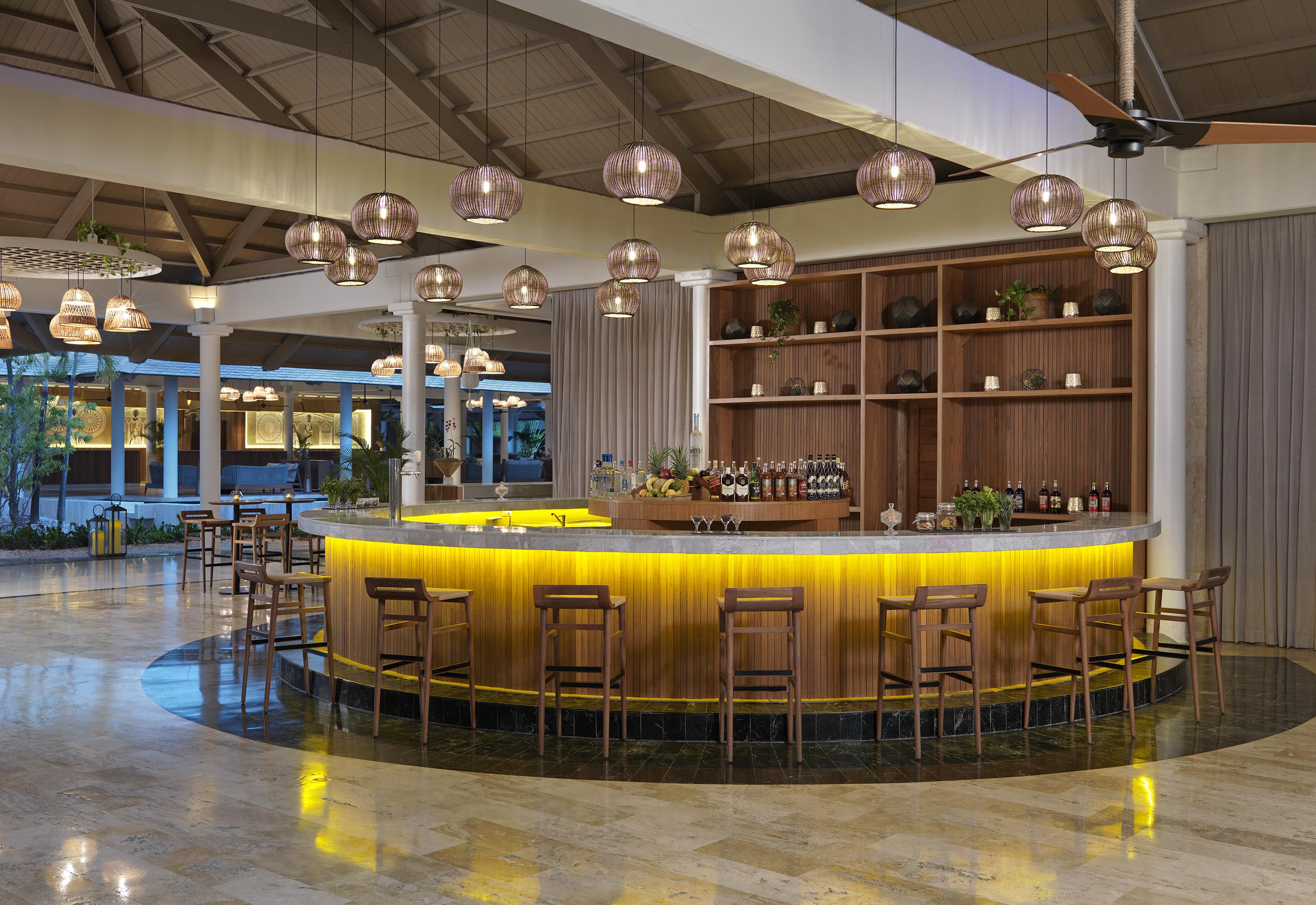 Melia Caribe Beach Resort Punta Cana Exterior foto The bar at the new lounge
