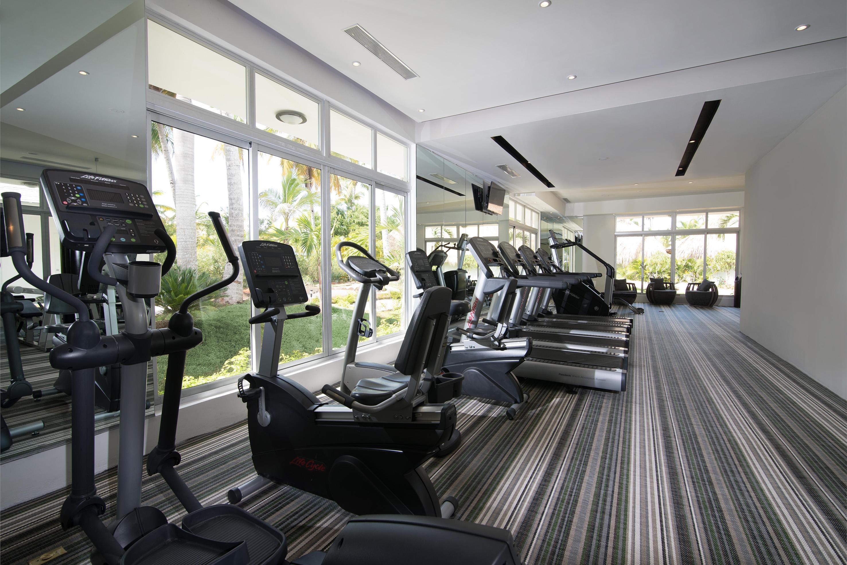 Melia Caribe Beach Resort Punta Cana Exterior foto The gym at the Sheraton Club